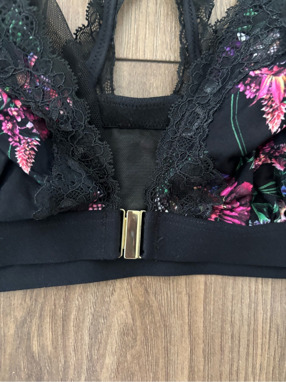 Cacique Floral Printed Front-Close Triangle No-Wire Bra - Picture 10 of 12